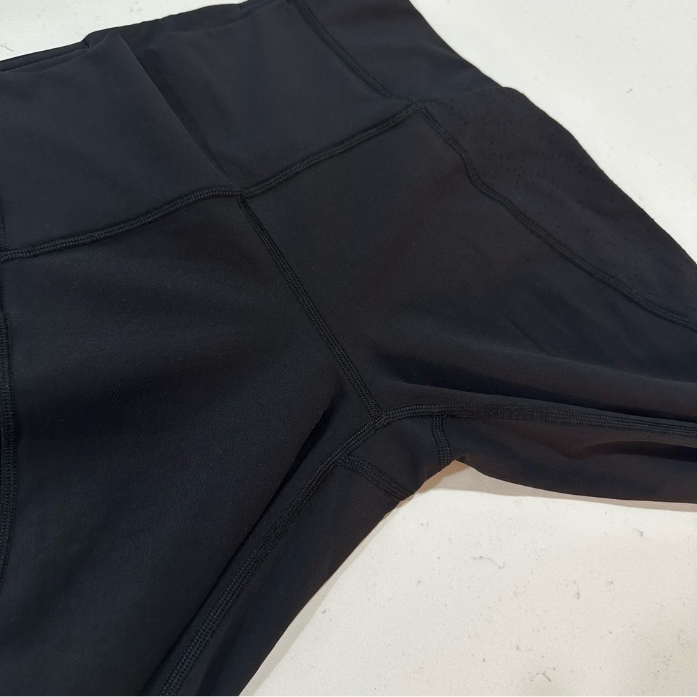 Lululemon Breezy Dot Crop *19" - Size 6 - Picture 8 of 12